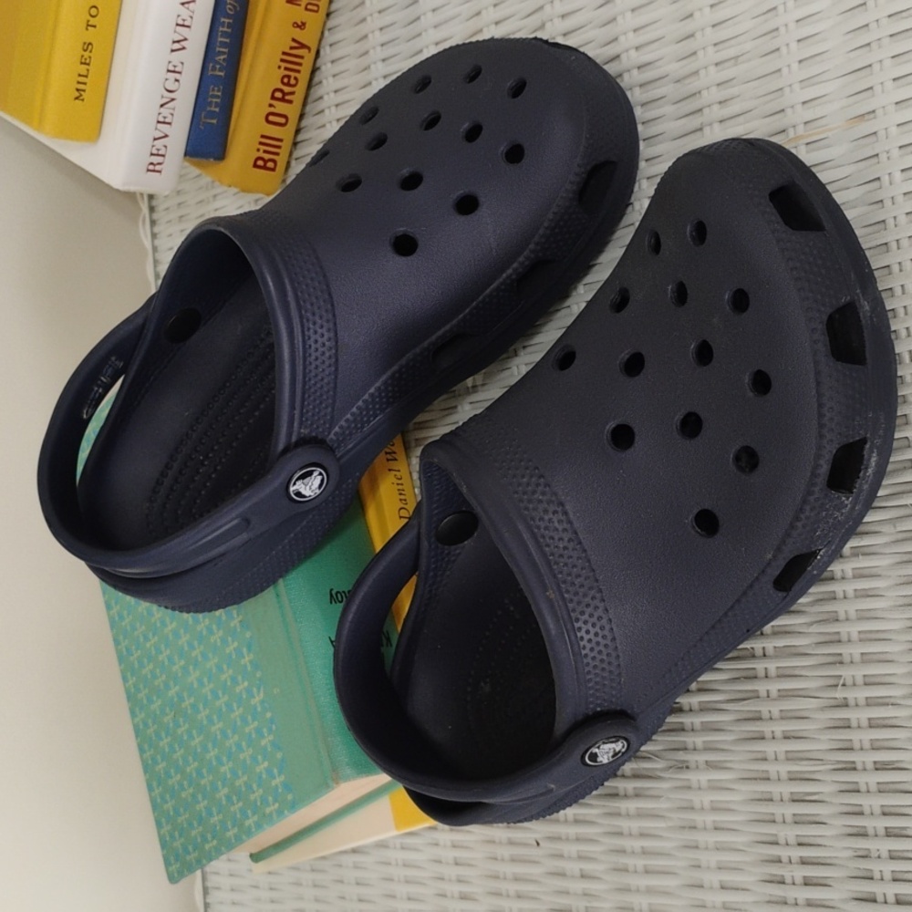 Crocs Classic Clogs Navy Blue - Size  Women’s 8 / Men’s 6